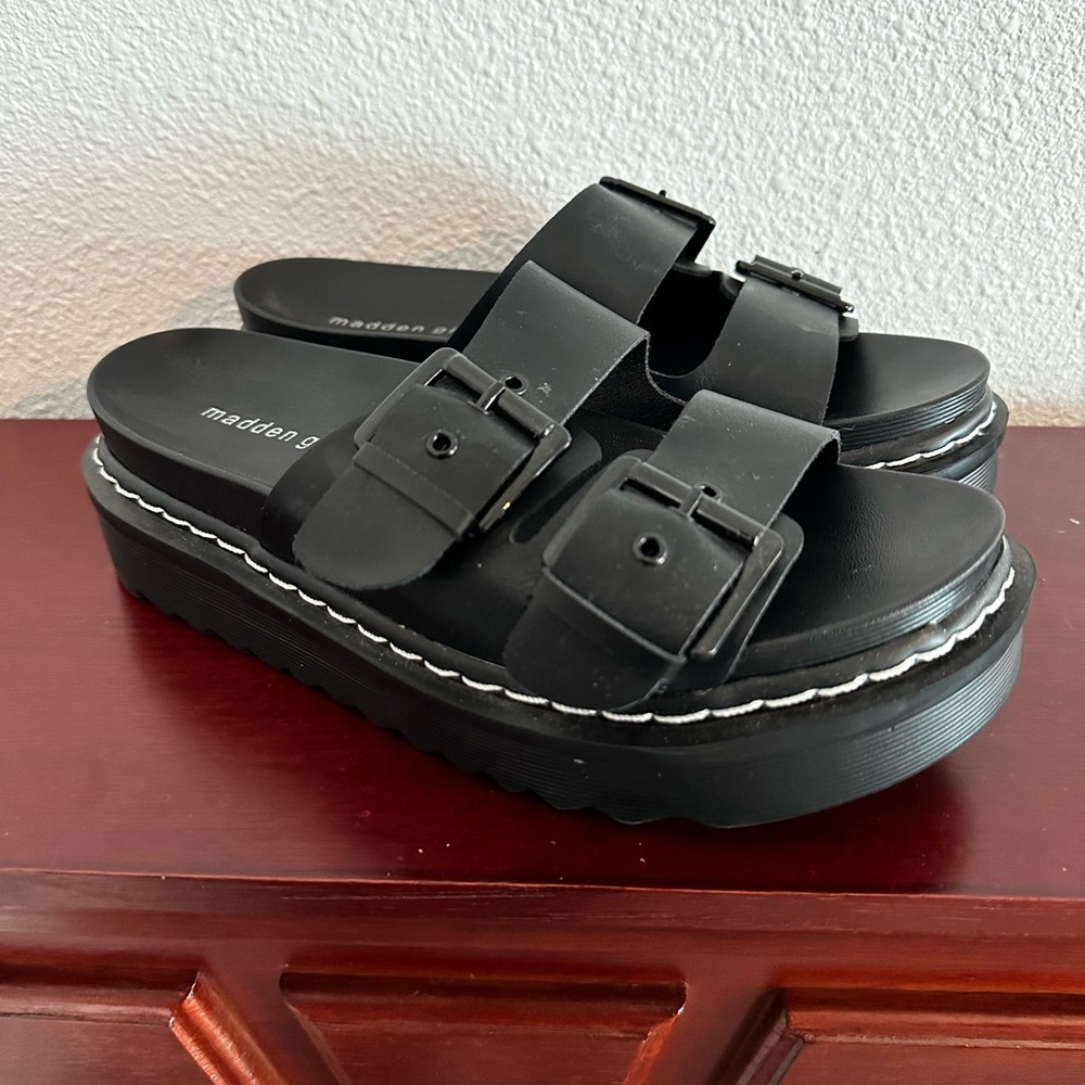 Madden Girl Dizzyy Platform Sandal